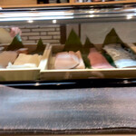 松寿司 - ネタケース