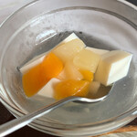 広東厨房 - お口直しに杏仁豆腐