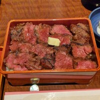 赤坂 津つ井 総本店 - どーんと和牛のヒレ