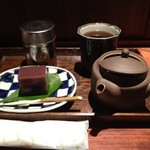 一保堂茶舗 喫茶室 嘉木 - 水ようかんがうまい焙じ茶セット