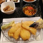 Satsuma Bokke Mon - お昼の日替わり定食ご飯大盛り（キスの天ぷら定食）