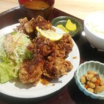 Shirakaba - から揚げガーリック定食