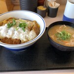 かつや - カツ丼（梅）とん汁（小）