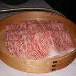 瀬里奈 - 長野県産の特撰牛しゃぶしゃぶA5サーロインのお肉です。ぼくが今まで食べたお肉の中で最高ランクでした。