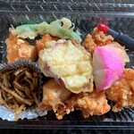 まとん亭 - 唐揚げ弁当おかずのみ300円