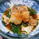 よし半 - 牛モツ鍋（取り分けました）