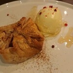 Rangitoto Tokyo - ゴロッとリンゴパイとアイスクリーム 1,100円