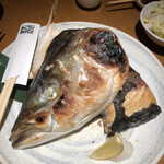 魚金 2号店 - ブリカマ塩焼き。頭つき。