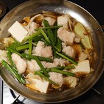 完全個室 日本酒 もつ鍋 海鮮と産地鶏の炭火焼き うお鶏 - 