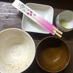 居喰処 光 - 2020/12/19
      本日の日替り マグロすき身丼 500円