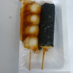 Daifukutei - 「串団子　醤油（95円税込み）」と「串団子　磯部（95円税込み）」です