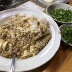 なんやかんや - トーフ炒め（800円）（ねぎは普通ついてないｗ