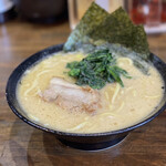 横浜家系ラーメン 龍馬家 - 