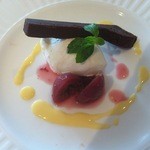 イル・ソーニョ - イチジクの赤ワインコンポート　バニラジェラート添え(2012.8月特別ランチコース）