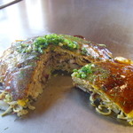 安芸 - 広島お好み焼きミックスそば入りです。