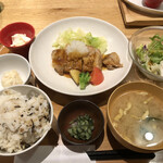 Obon De Gohan Rara Poto Fu Jimi Ten - ♪お肉の定食 ¥1100