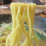 麺屋てんやわんや - 豚骨魚介醤油ラーメン/麺リフト