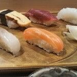 寿し芳 - お寿司５貫。