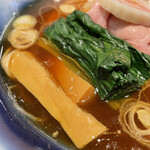 ラーメンWalkerキッチン - 鰹出汁の染みた太メンマに江戸菜お浸し