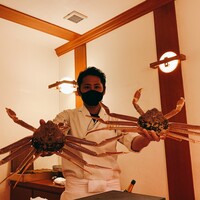 かにじぇんぬ 北新地 - 松葉蟹　ひとりに1杯