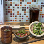 5時間炊いた黄金のスープ・十勝ハーブ牛の塩ユッケ・ローストビーフのちょい盛りサラダ