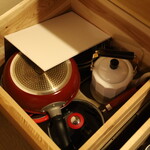 詰所三国 - キッチンには調理用品あり