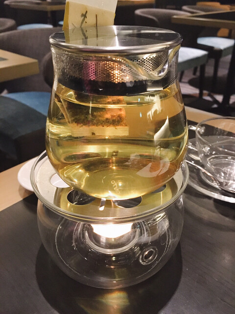 ラウンジ バー ザ ロビーラウンジ ヒルトン小田原リゾート スパ 旧店名 ティーラックス ラウンジ 根府川 カフェ 食べログ