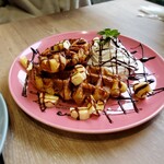 西口キッチン ひつじのはね - バナナクロッフル