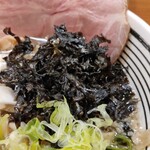 極麺 青二犀 - 風味豊かな海苔