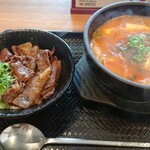 カルビ丼とスン豆腐専門店 韓丼 - カルビ丼ミニとスン豆腐セット(ホルモン)