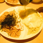 Chirorimmura - 超濃厚チーズミート＆いか明太　テーブルでソースを掛けて【２０２０年１０月】