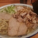 ケンチャンラーメン - 中華そば小盛り濃口油っぽく細切れチャーシュー身入り