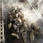 奥松島公社 焼がき施設 - 2人で最初にこの量でます、大量（笑）