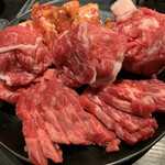 新村畜産 - 食べ放題肉