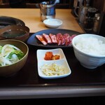 Nikutonya Chokusou Yakiniku Banri - 