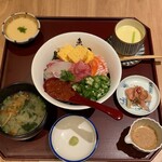 田中田式海鮮食堂 魚忠 - 五種盛り丼、1,980円
