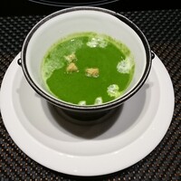 神戸プレジール 本店 - ほうれん草の温かいスープ