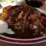 森樹 - ハンバーグカレーをアップで…