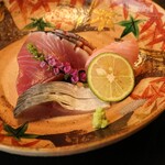 Chisou Kimura - お造りは鹿児島産の鰹たたき、平塚のしめ鯖、勝浦の金目鯛