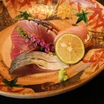 馳走 きむら - お造りは鹿児島産の鰹たたき、平塚のしめ鯖、勝浦の金目鯛