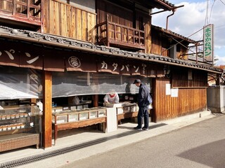 熊岡菓子店 - 善通寺の金堂と御影堂との間にある。あ、ここにあるのね！