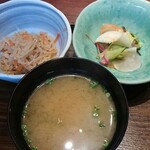 Inaseya - 小鉢とお味噌汁