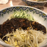 蘭州牛肉拉面 - 牛肉炸酱面(ジャージャー麺のビャンビャン麺)