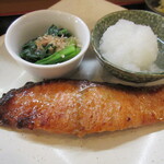 となりの食堂 - 焼き加減が絶妙で魚好きにはタマラン店です