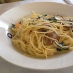 タベルナ ロンディーノ - 2012/08 ランチコース：パスタランチ（前菜盛り合わせ＋パスタ＋デザート＋食後の飲物）1,890円のパスタ　シーフードパスタ