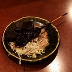 味乃にしき - サービスで頂いた 牛肉とコンニャクの味噌煮 ➡ いつも通り、美味しかったです！
