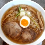 四季彩ラーメン 旭屋 - 旭ラーメン 中もり(750円也) 盛り付けも美しいですね♪