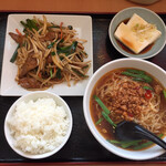 福隆 - レバニラ、台湾ラーメン ランチ 770円