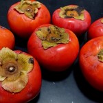 栄夏 - 父親へのお土産にといただきますた柿です。