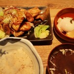 肉汁餃子のダンダダン - 油淋鶏定食（ライス小）